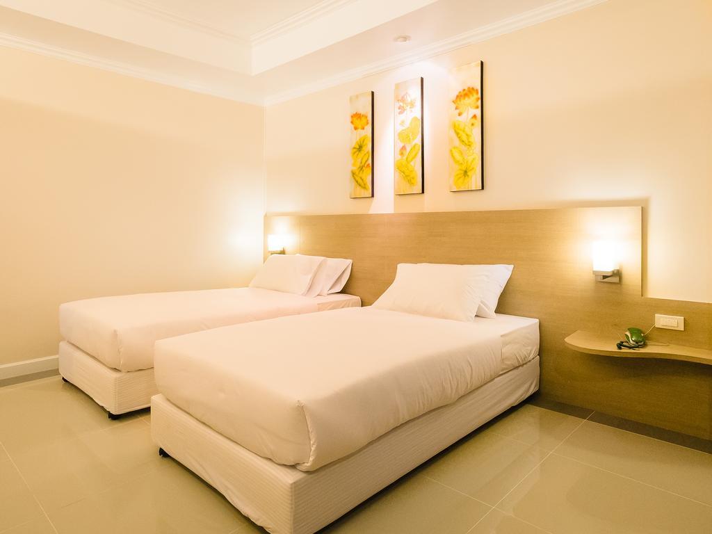 The Rich Hotel Nakhonratchasima Exteriör bild