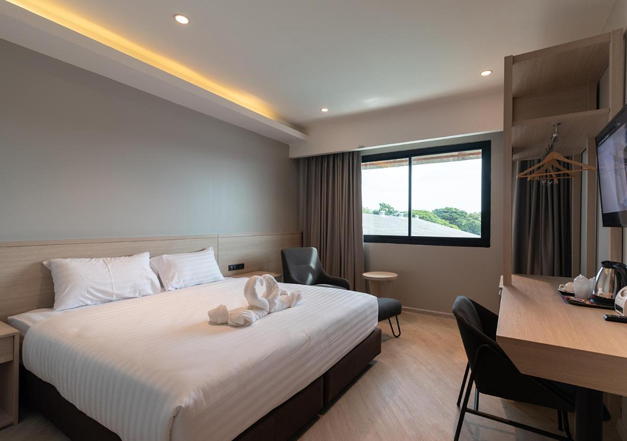 The Rich Hotel Nakhonratchasima Exteriör bild
