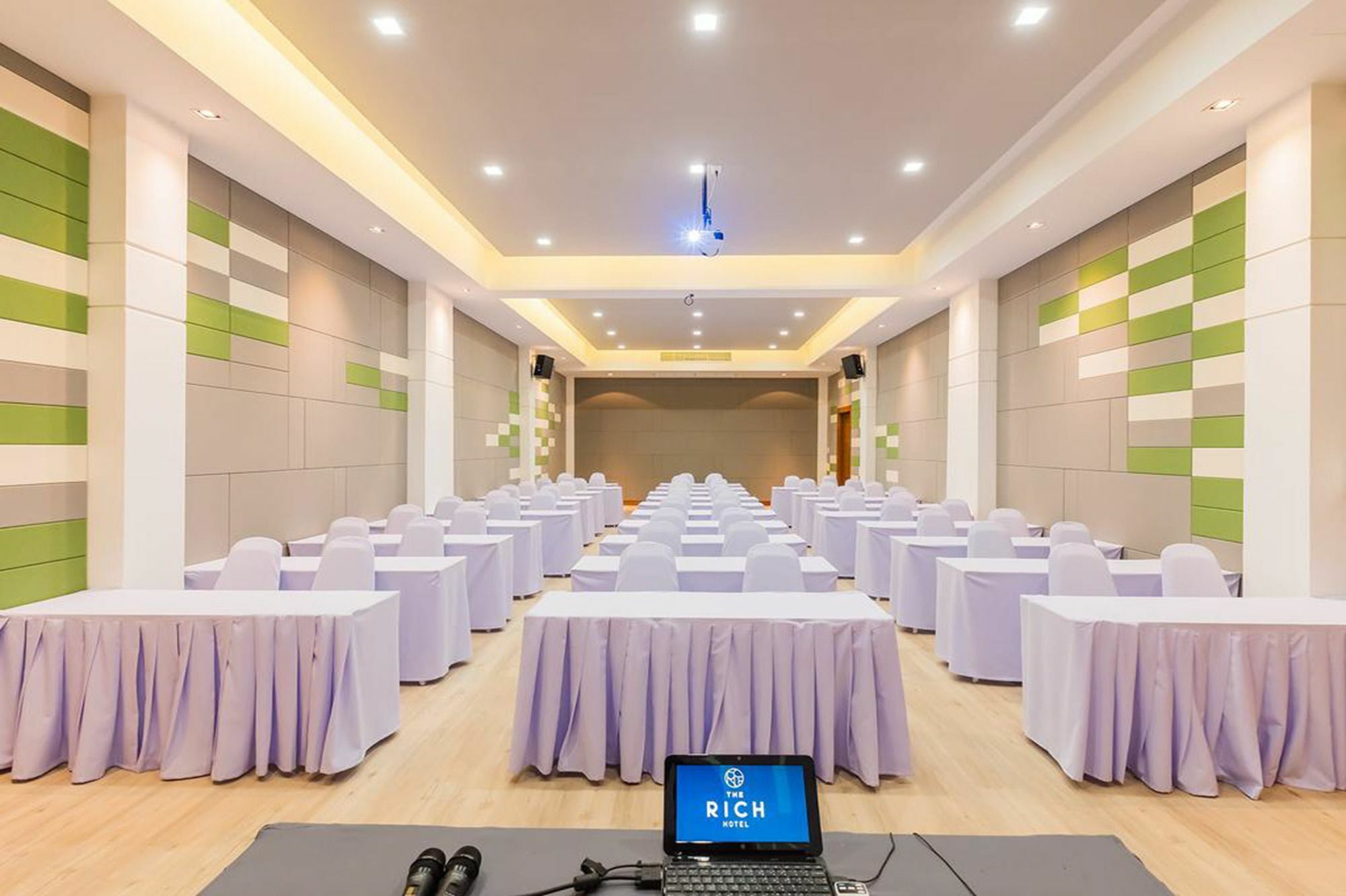 The Rich Hotel Nakhonratchasima Exteriör bild