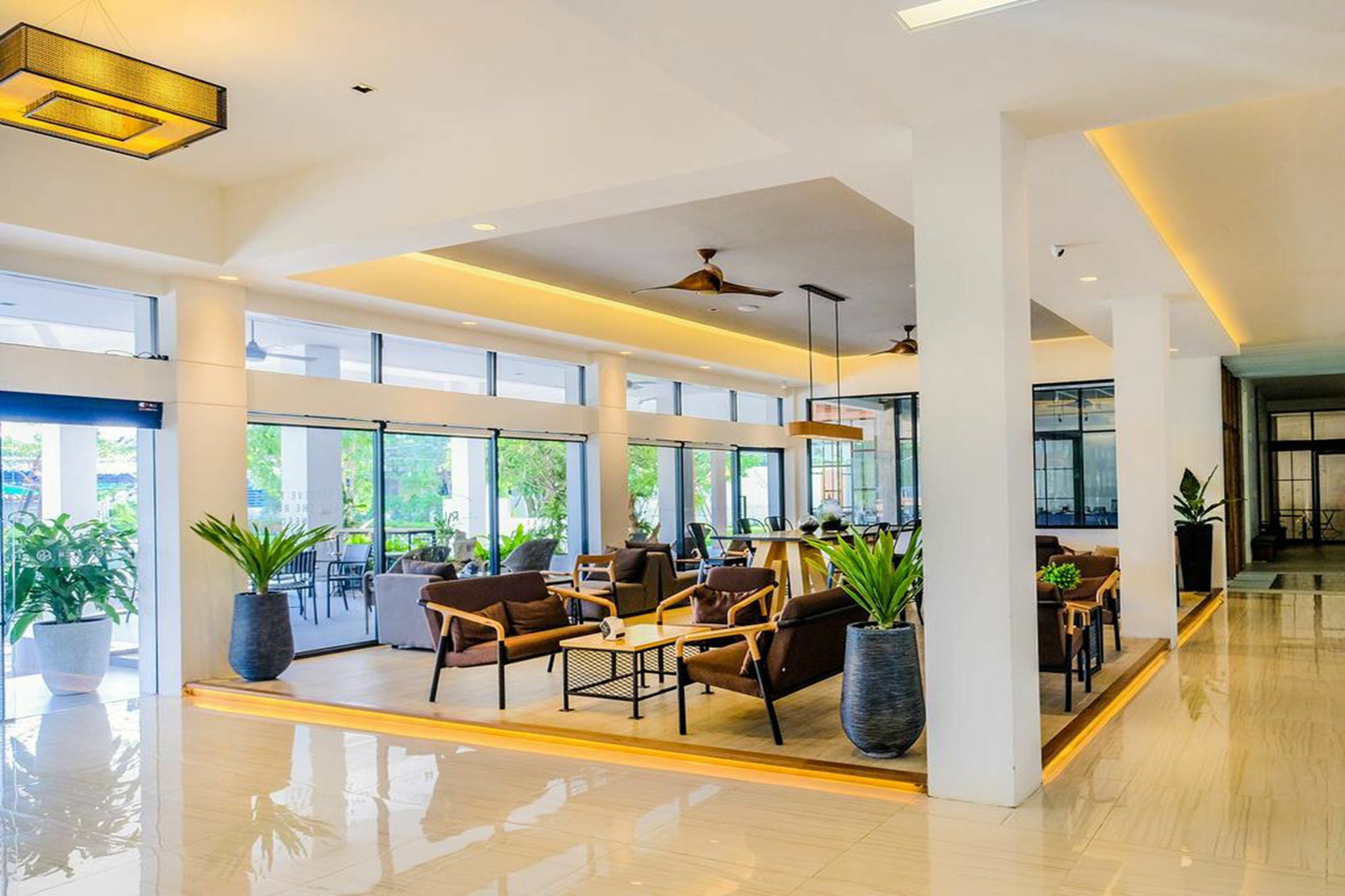 The Rich Hotel Nakhonratchasima Exteriör bild