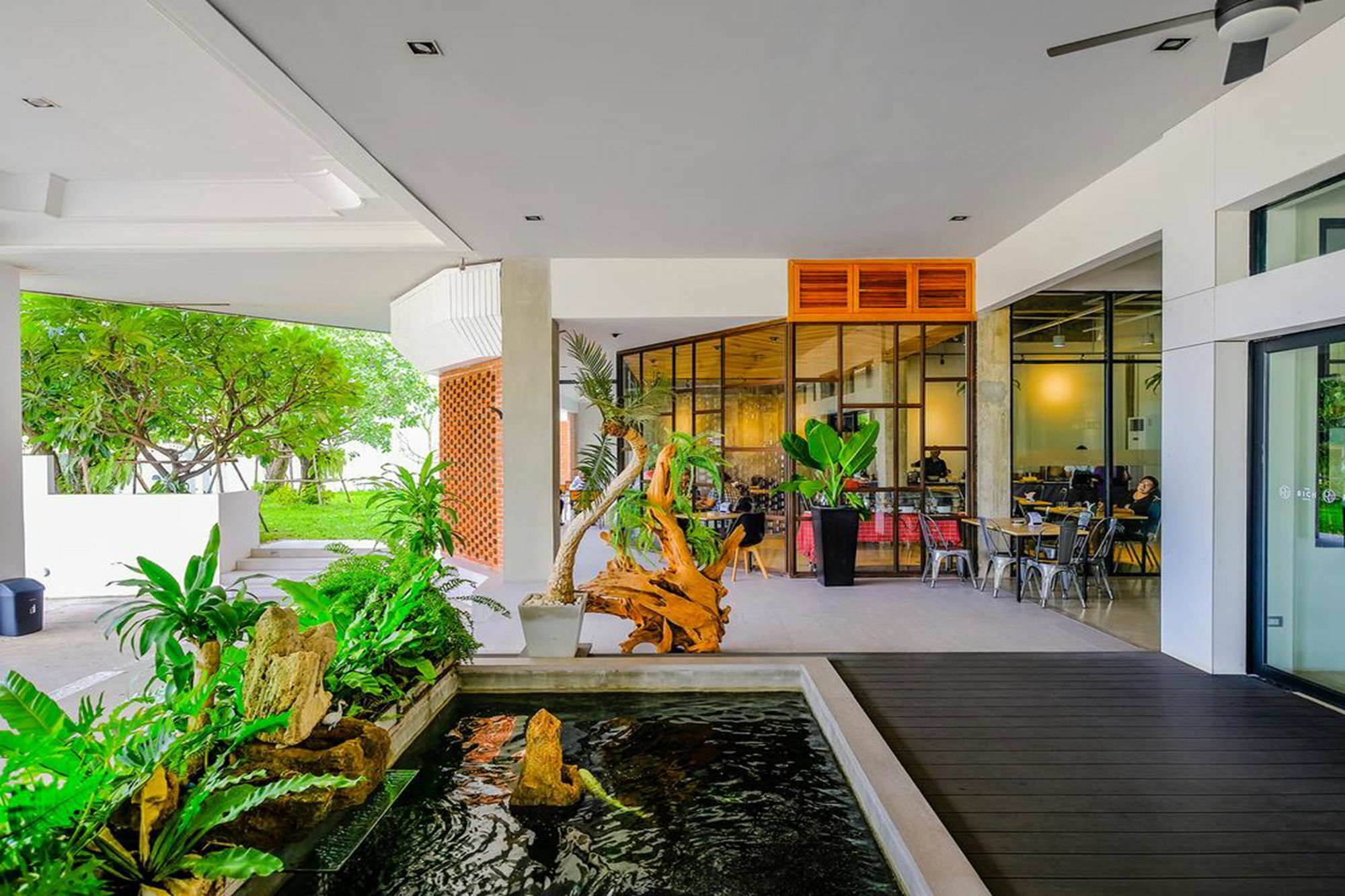 The Rich Hotel Nakhonratchasima Exteriör bild