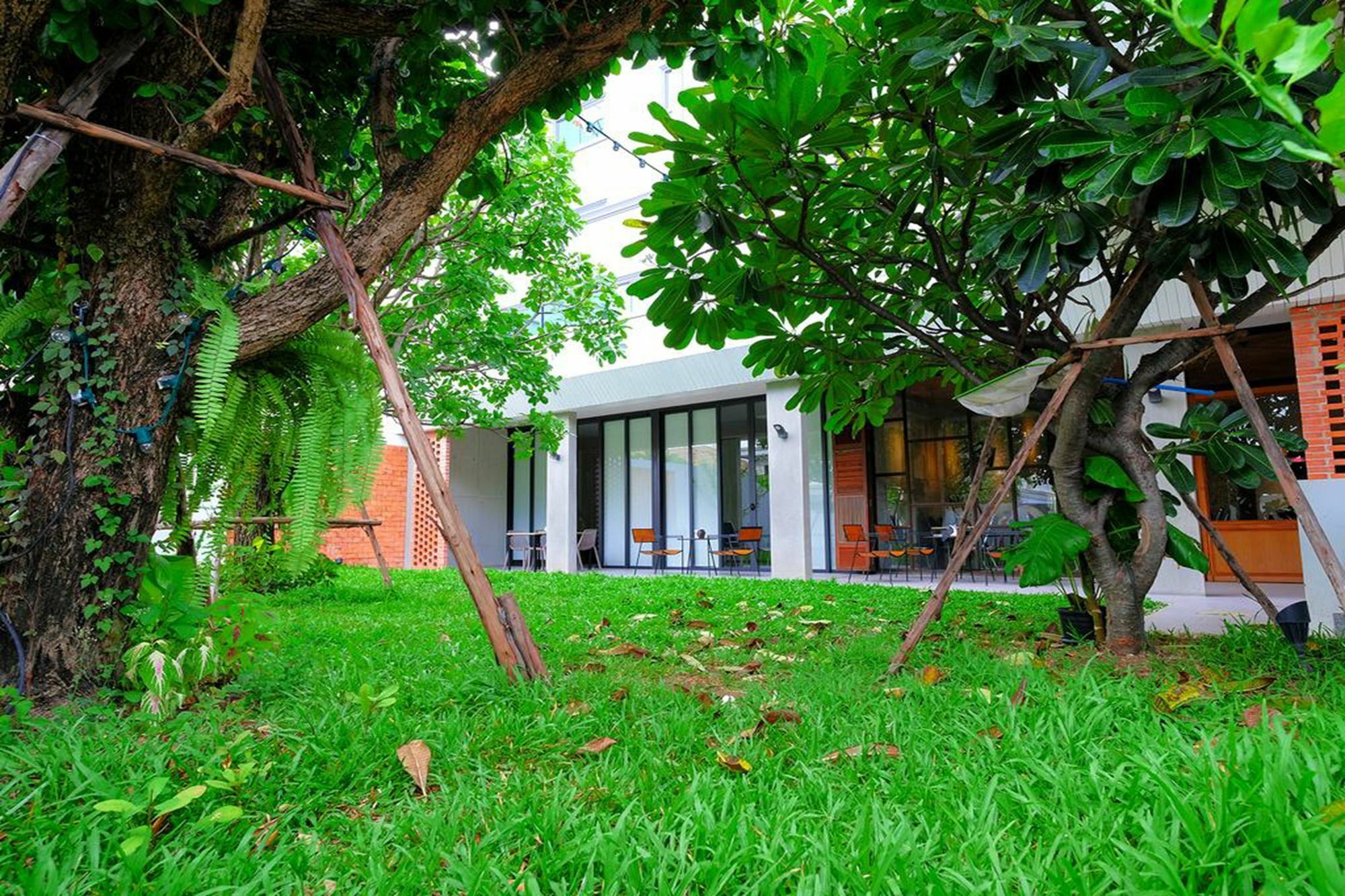 The Rich Hotel Nakhonratchasima Exteriör bild