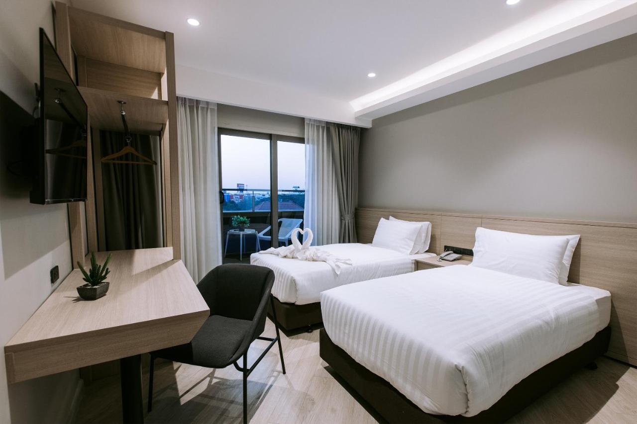 The Rich Hotel Nakhonratchasima Exteriör bild