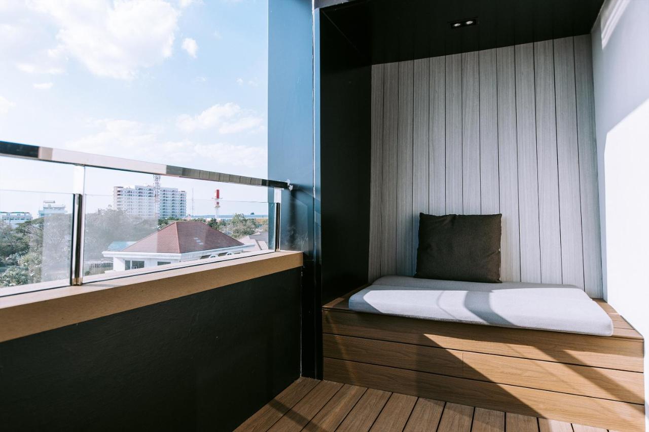The Rich Hotel Nakhonratchasima Exteriör bild